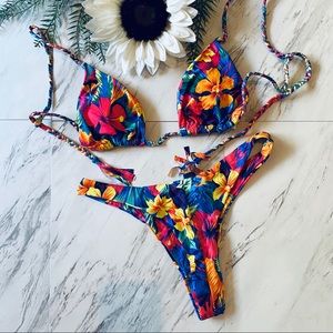 🌸  🏝 Tropical print thong bikini 👙